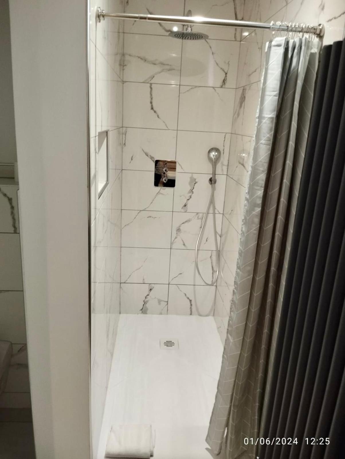Sainte Cecile 1- Appartement Spacieux Et Lumineux 维琪 外观 照片